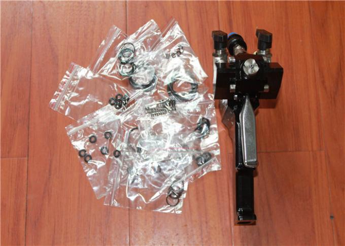 Πυροβόλο όπλο ψεκασμού υψηλού Polyurea 1.3mm μέγεθος ακροφυσίων για την αδιάβροχη κατασκευή